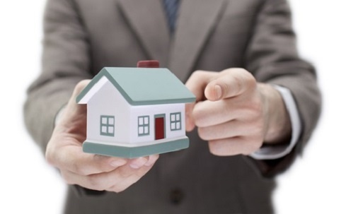 Românii aleg tot mai des apartamentele vechi – analiză RE/MAX România pentru prima jumătate a anului 2025